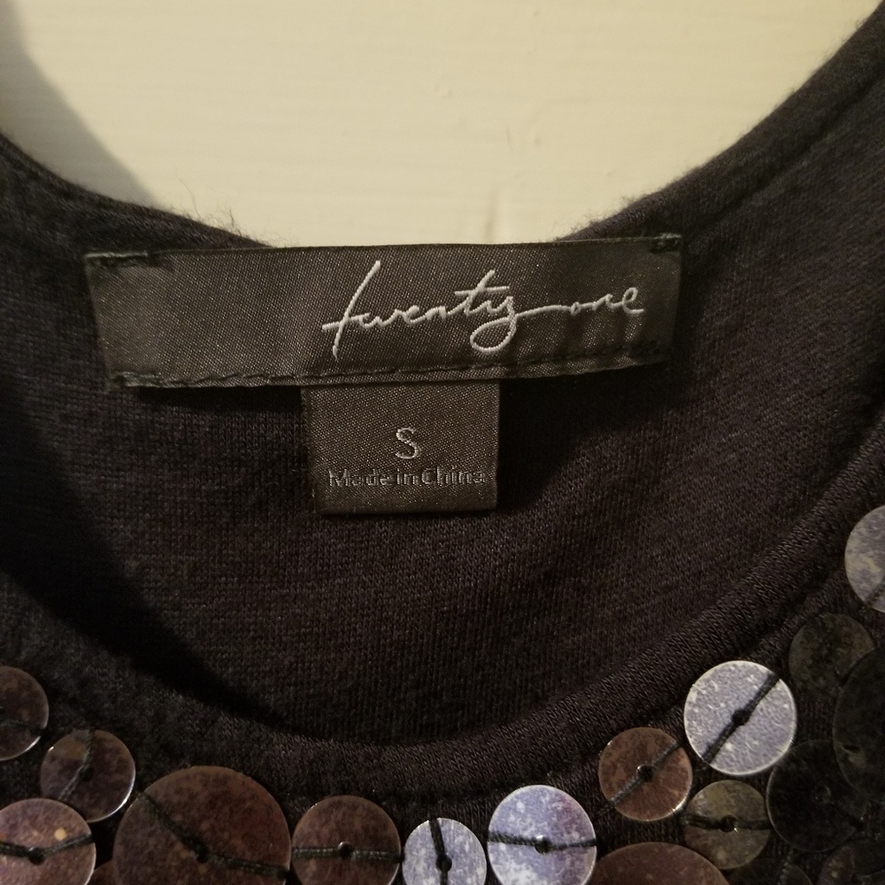 Forever 21 - Picture 3 of 4